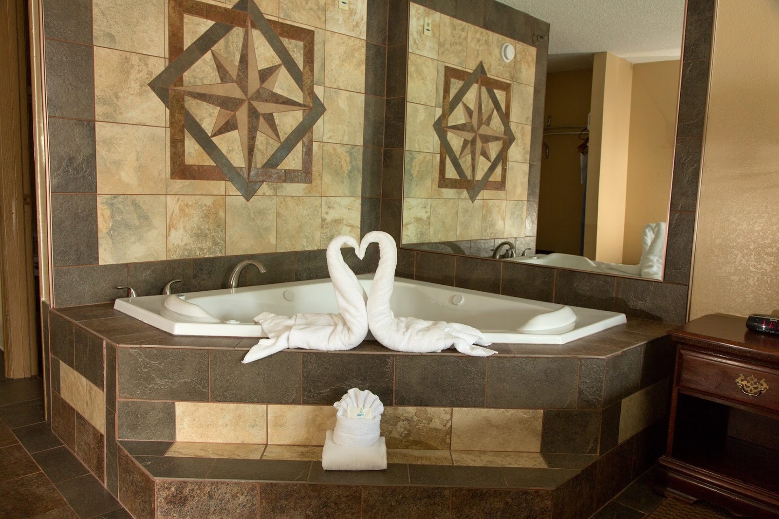 In-room jacuzzi at Angel Inn Central in Branson