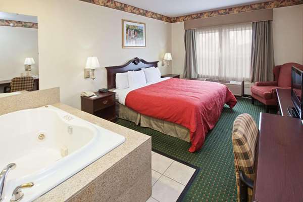 In-room jacuzzi at Country Inn & Suites by Radisson, Elkhart North, IN in Elkhart