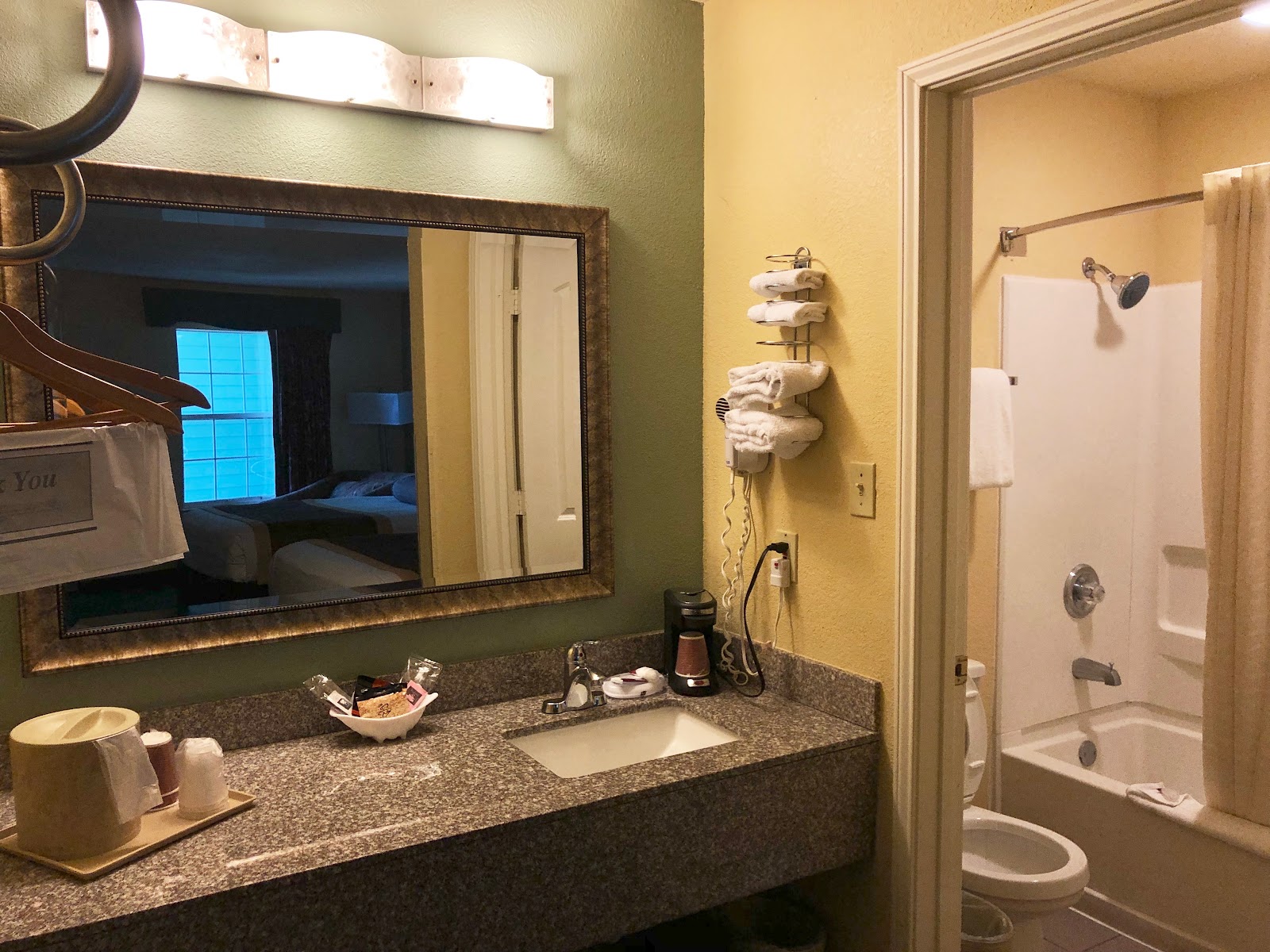 In-room jacuzzi at Key West Inn Tunica in Tunica