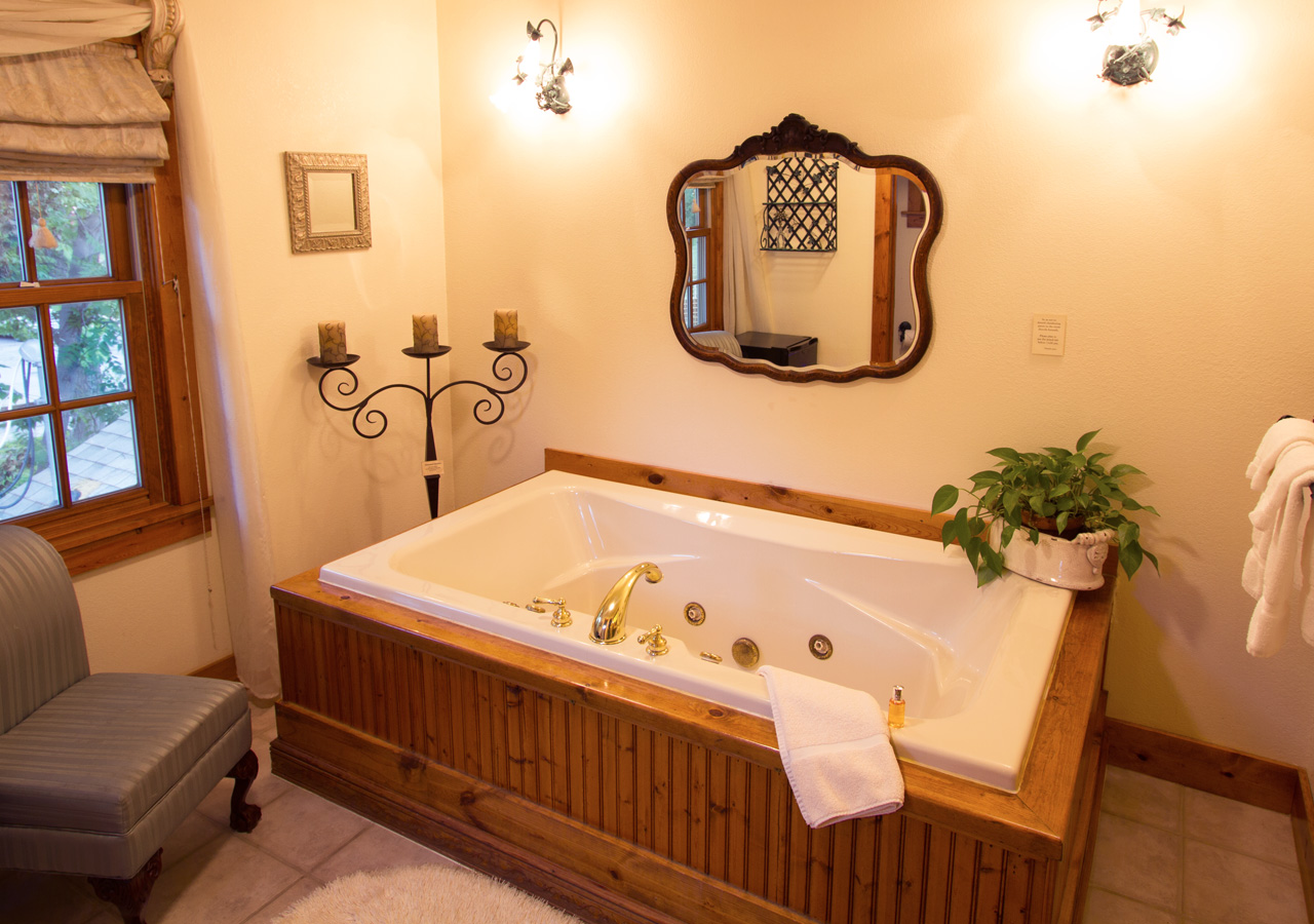 In-room jacuzzi at Sunflower Hill Inn in Moab