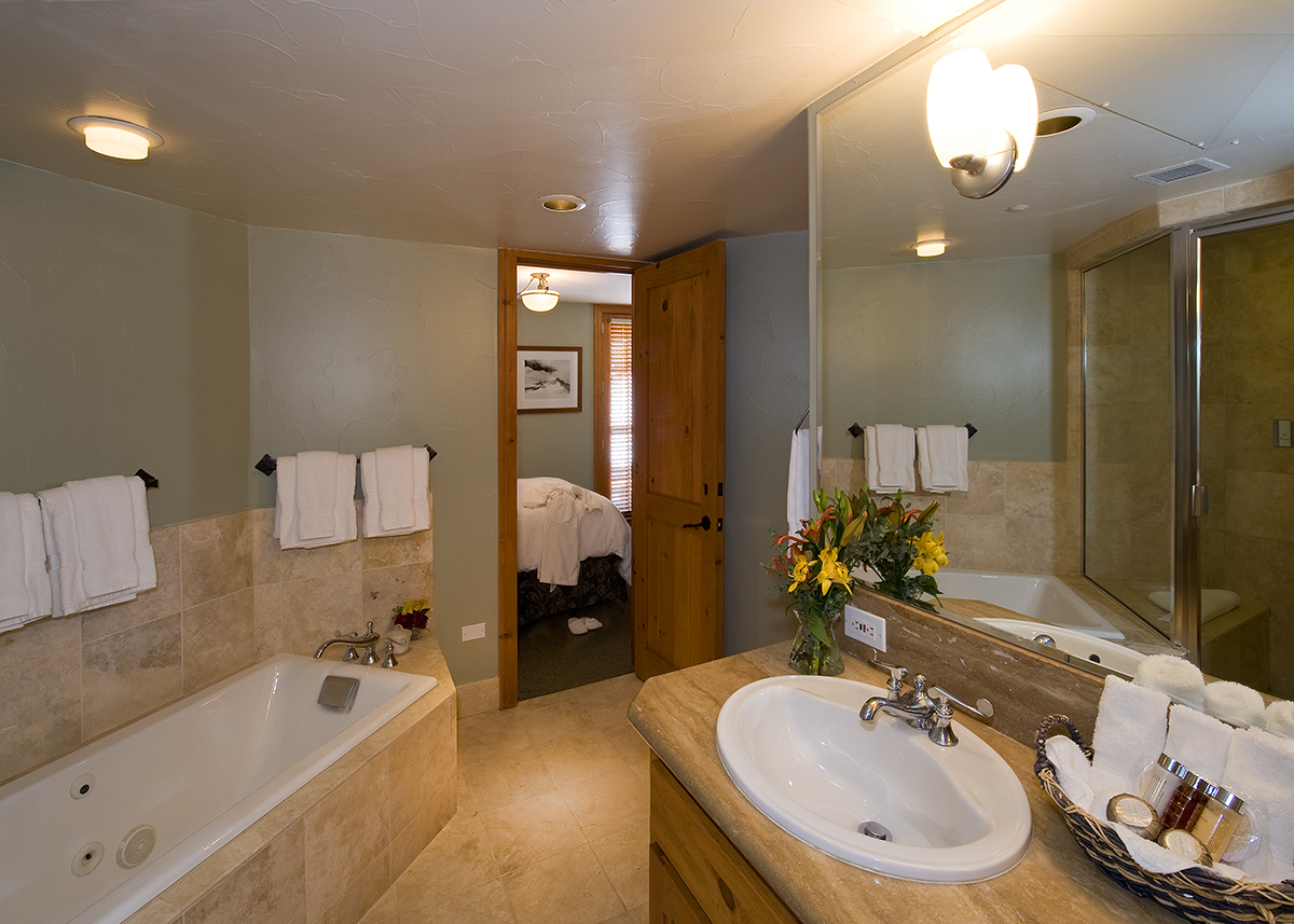 In-room jacuzzi at The Inn at Lost Creek in Mountain Village