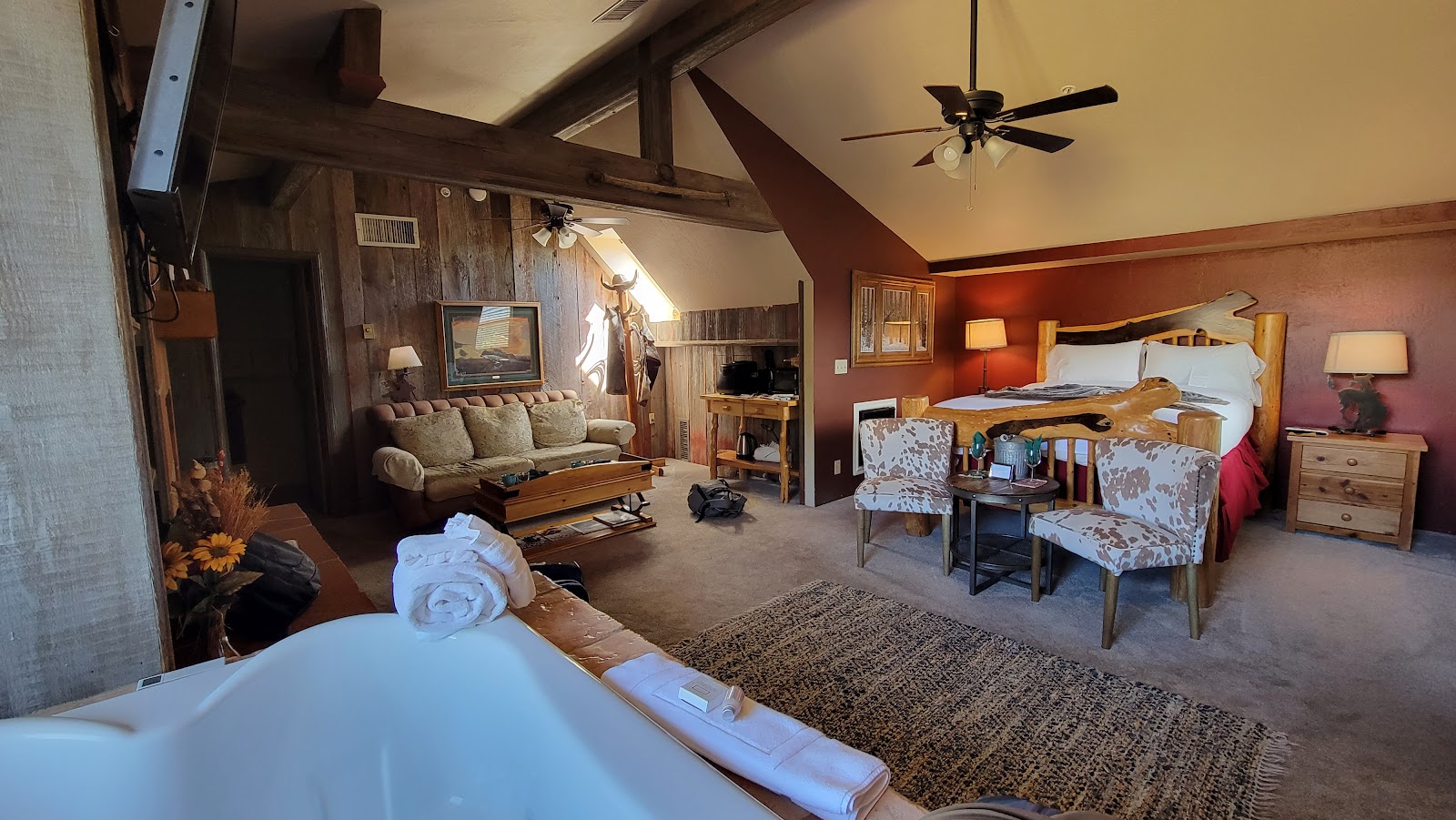 In-room jacuzzi at The Inn at Thunder Mountain in Sedona