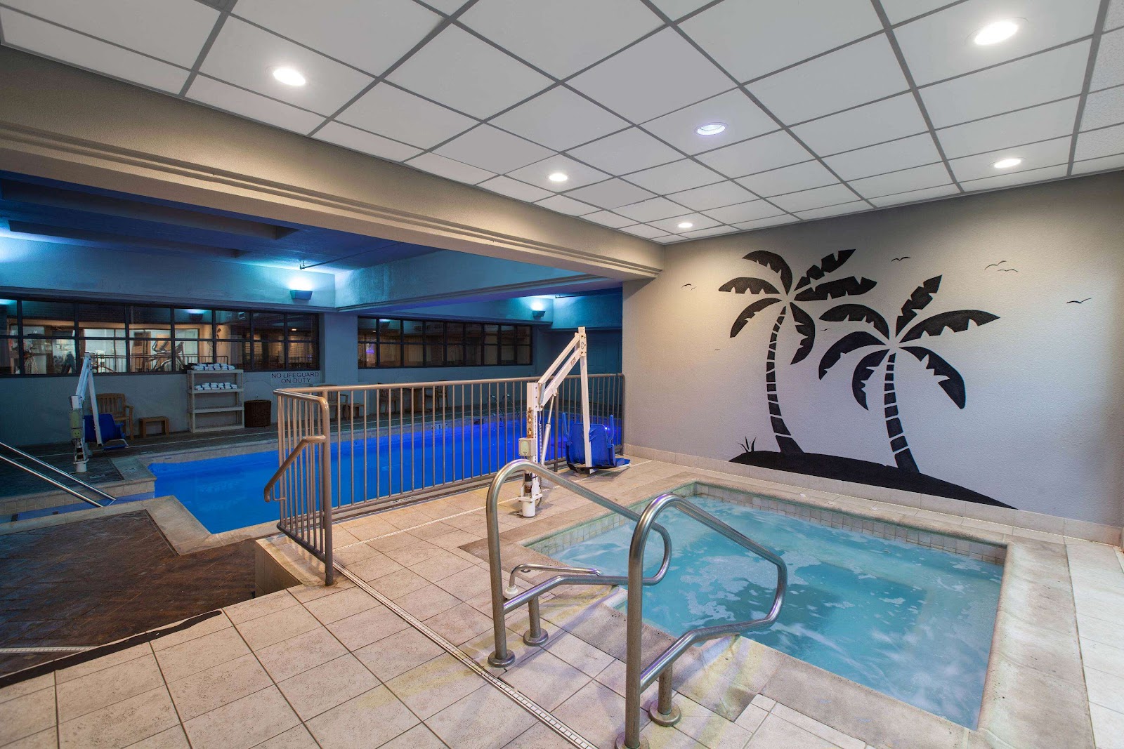 In-room jacuzzi at Wingate by Wyndham Oklahoma City Airport in Oklahoma City