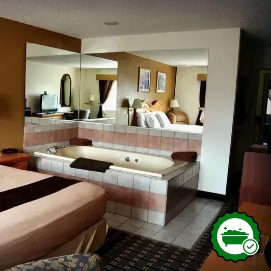 Hotels with jacuzzi in room in Adams