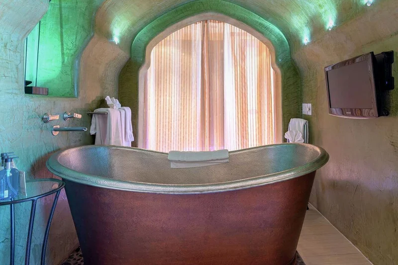 Hotels with jacuzzi in room in Albuquerque