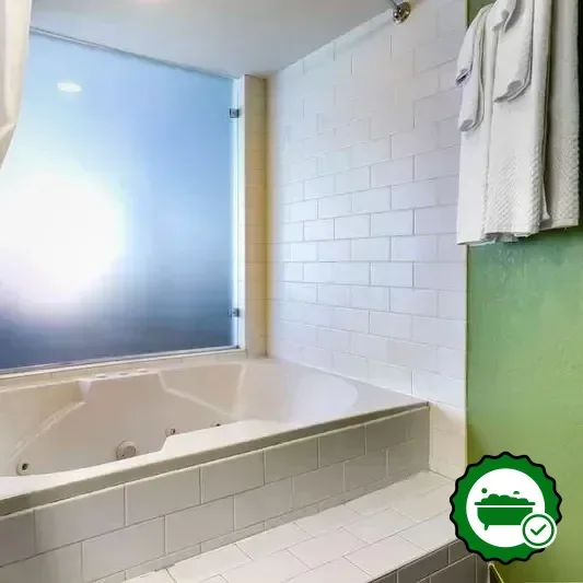 Hotels with jacuzzi in room in Allentown