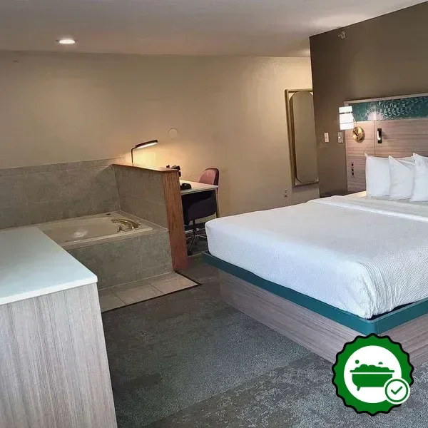 Hotels with jacuzzi in room in Altoona