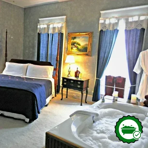 Hotels with jacuzzi in room in Americus