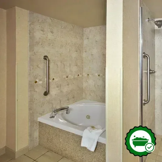 Hotels with jacuzzi in room in Ann Arbor