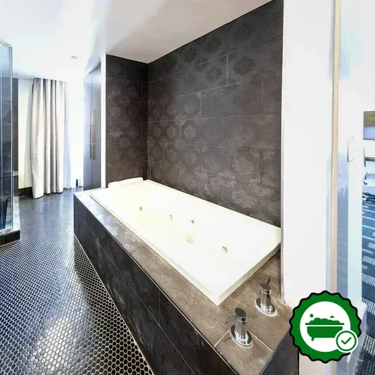 Hotels with jacuzzi in room in Bakersfield