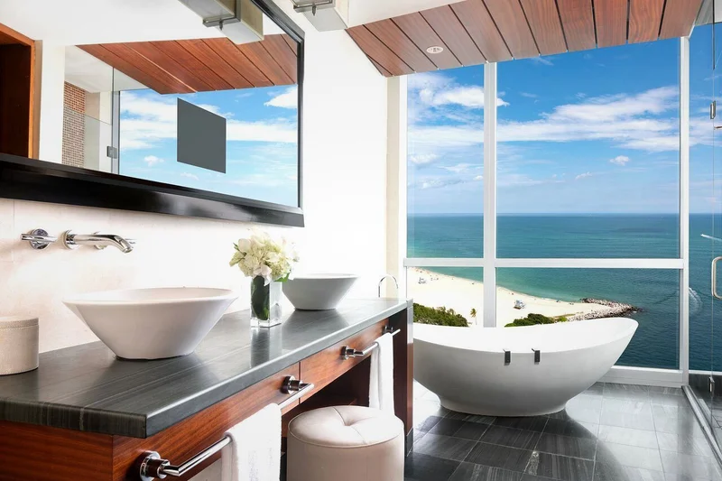 Hotels with jacuzzi in room in Bal Harbour
