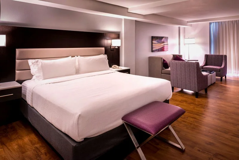 Hotels with jacuzzi in room in Beaumont