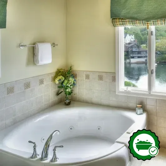 Hotels with jacuzzi in room in Boothbay Harbor