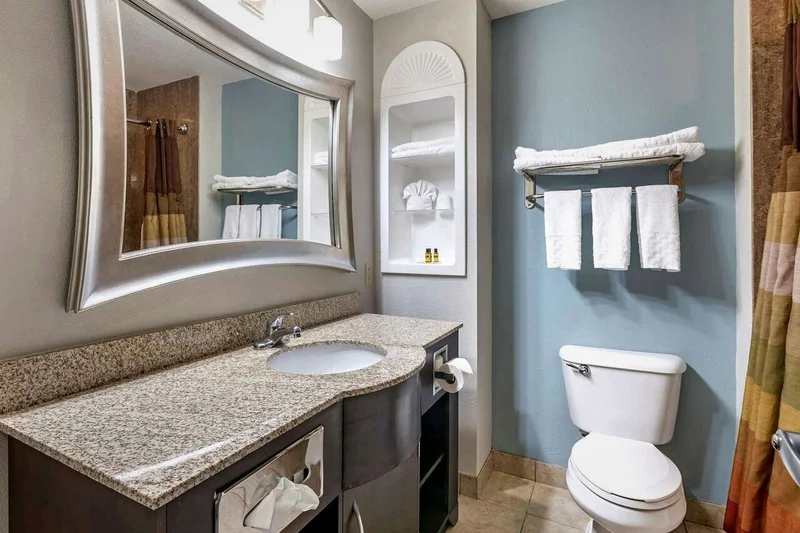 Hotels with jacuzzi in room in Bradenton