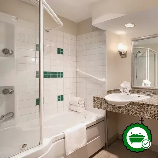 Hotels with jacuzzi in room in Buffalo