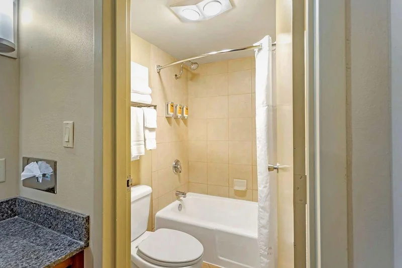 Hotels with jacuzzi in room in Burley