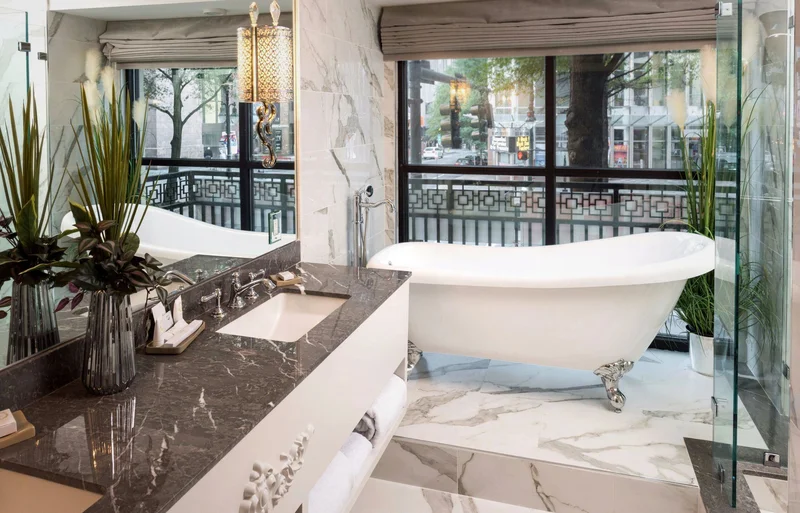 Hotels with jacuzzi in room in Charlotte