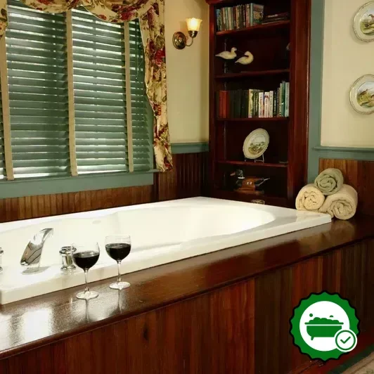 Hotels with jacuzzi in room in Chatham