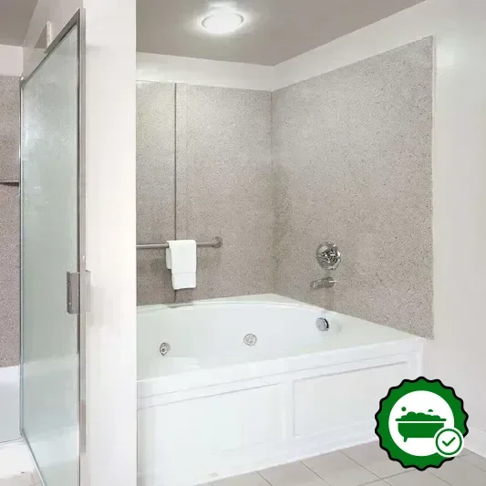 Hotels with jacuzzi in room in Chesapeake
