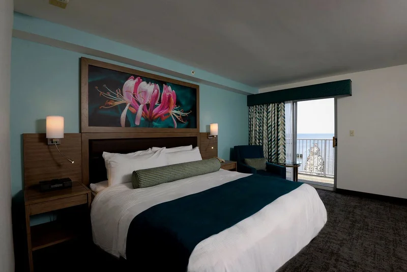 Hotels with jacuzzi in room in Chesapeake Beach