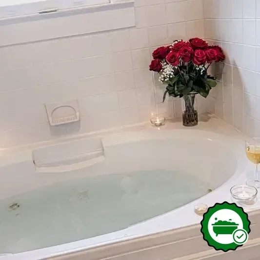 Hotels with jacuzzi in room in Chimney Rock