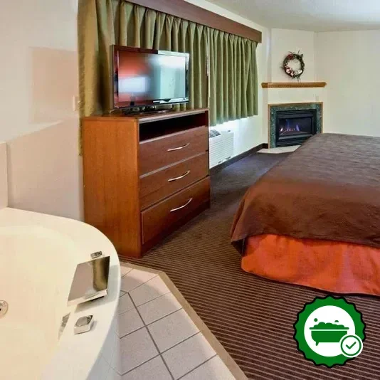 Hotels with jacuzzi in room in Coon Rapids