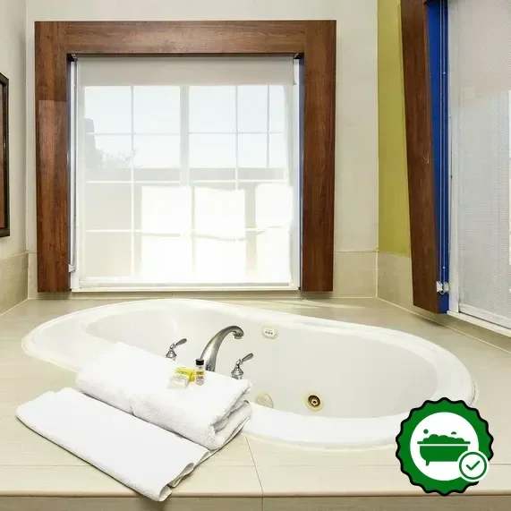 Hotels with jacuzzi in room in Corona