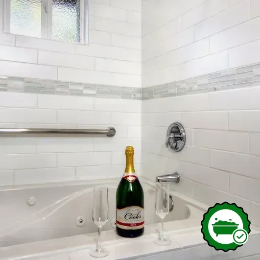 Hotels with jacuzzi in room in Davis