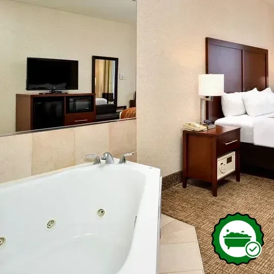 Hotels with jacuzzi in room in Deforest