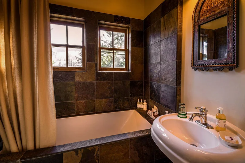 Hotels with jacuzzi in room in Dolores