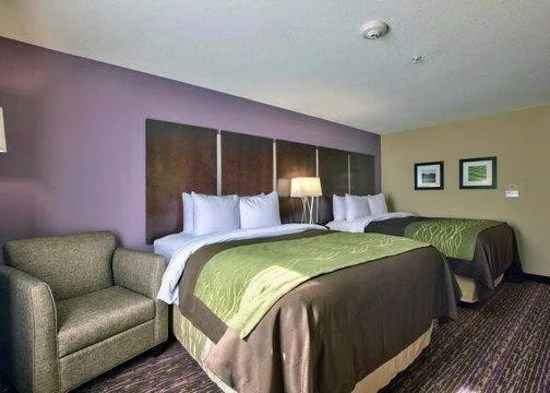 Hotels with jacuzzi in room in Dothan