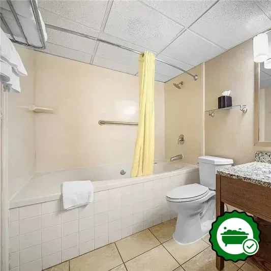 Hotels with jacuzzi in room in Dover