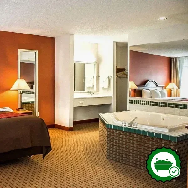Hotels with jacuzzi in room in East Liverpool
