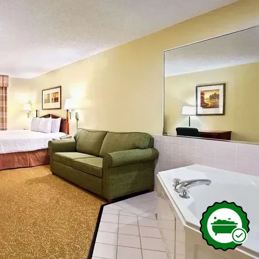 Hotels with jacuzzi in room in Elgin