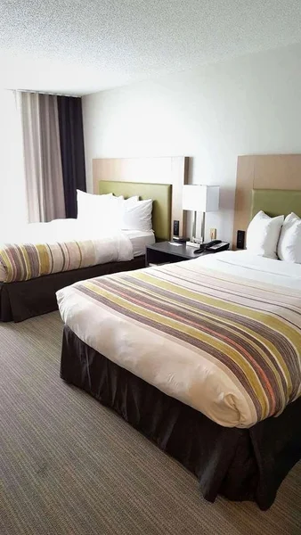 Hotels with jacuzzi in room in Elk River