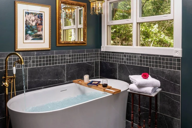 In-room jacuzzi at Arsenic and Old Lace Bed & Breakfast Inn in Eureka Springs