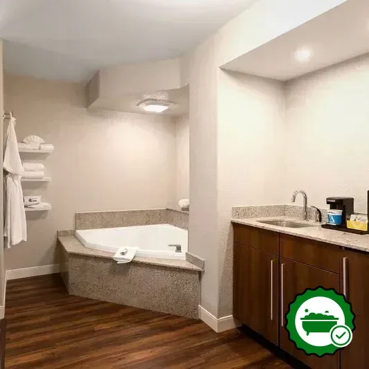 Hotels with jacuzzi in room in Fort Smith
