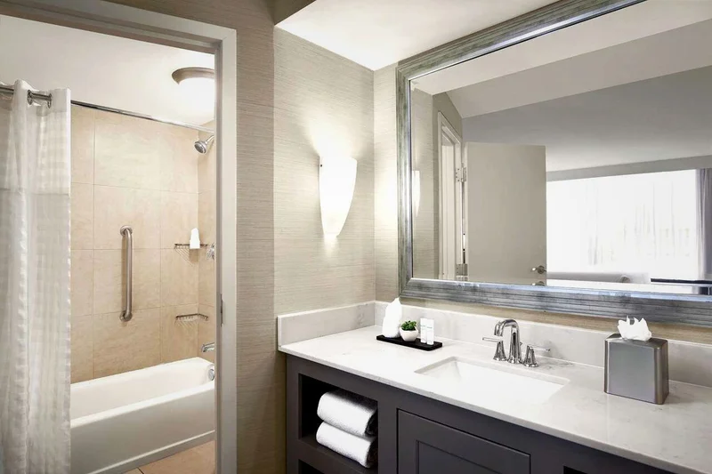 Hotels with jacuzzi in room in Fort Worth