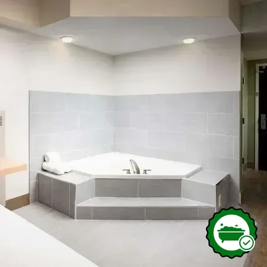 Hotels with jacuzzi in room in Franklin