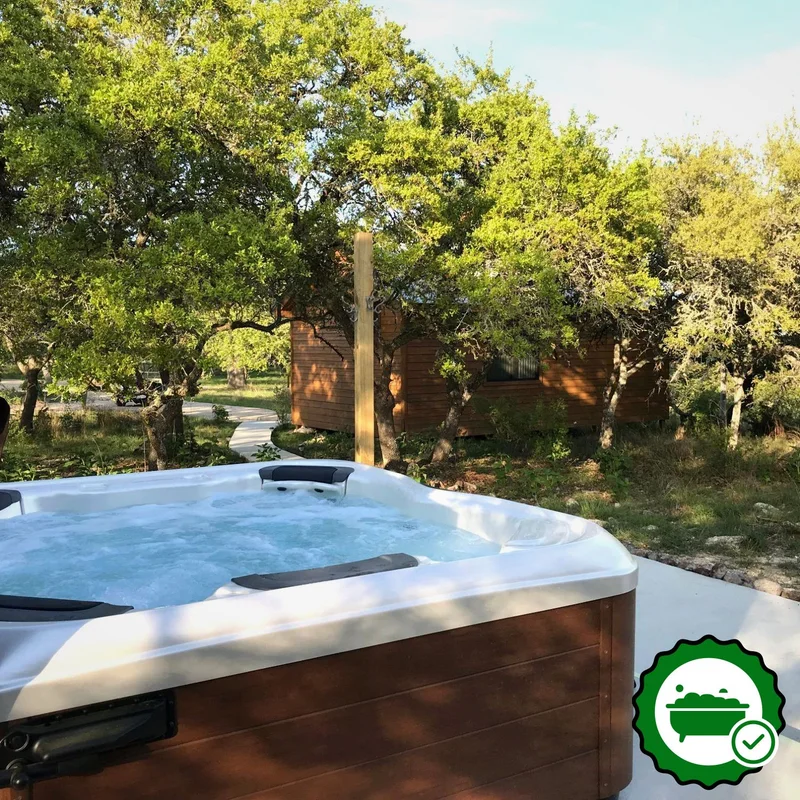 Hotels with jacuzzi in room in Fredericksburg