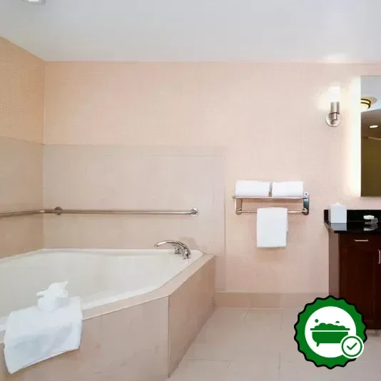 Hotels with jacuzzi in room in Fresno