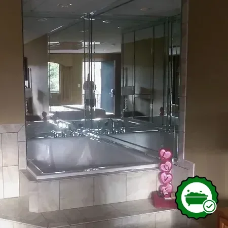 Hotels with jacuzzi in room in Gadsden