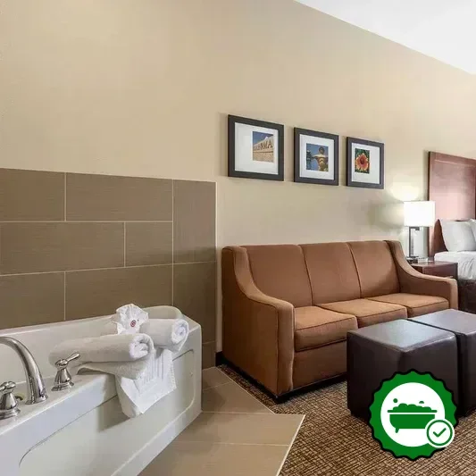 Hotels with jacuzzi in room in Glenpool