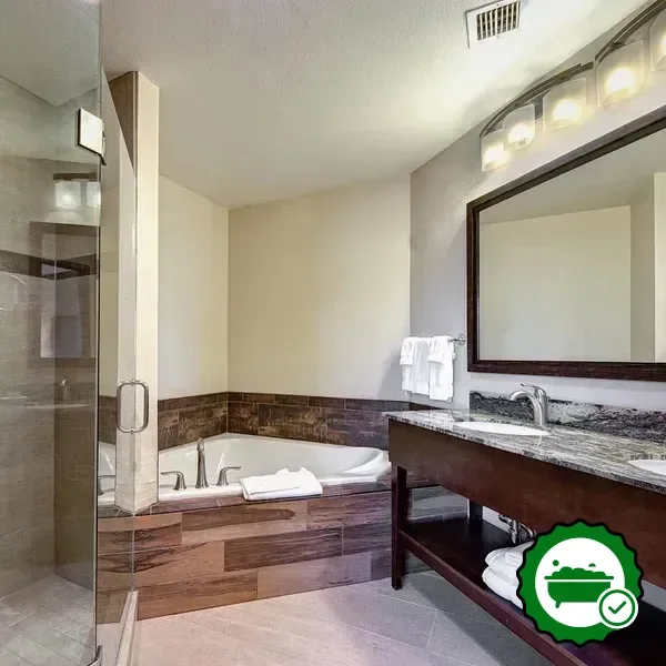 Hotels with jacuzzi in room in Golden