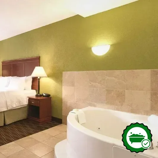 Hotels with jacuzzi in room in Greenfield