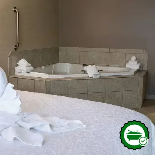 Hotels with jacuzzi in room in Hadley
