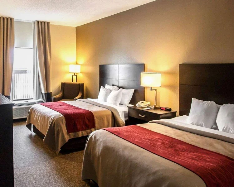 Hotels with jacuzzi in room in Hayti