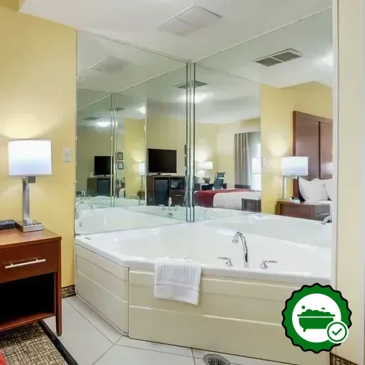 Hotels with jacuzzi in room in Hillsville