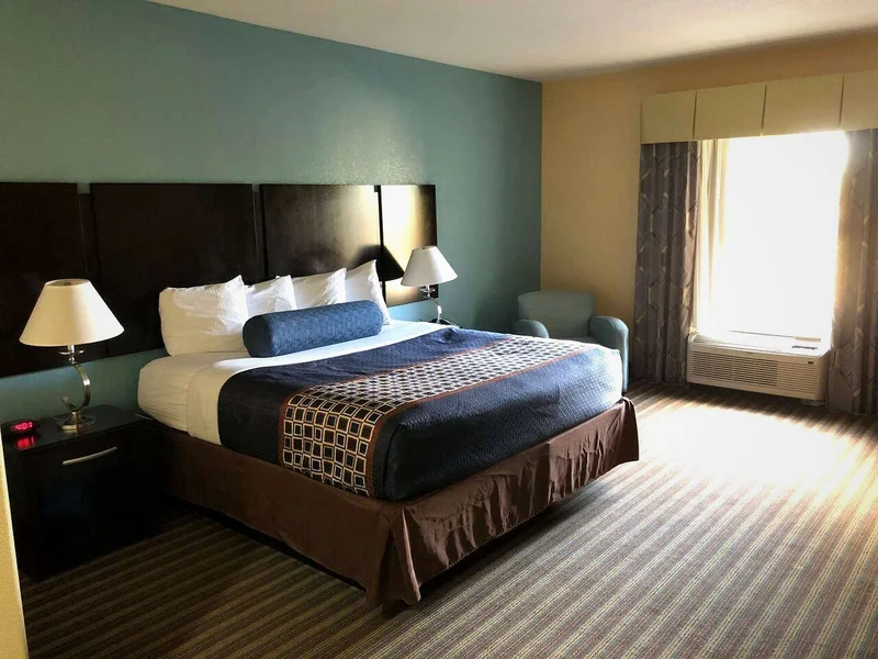 Hotels with jacuzzi in room in Horn Lake