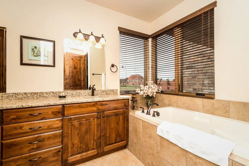Hotels with jacuzzi in room in Hurricane